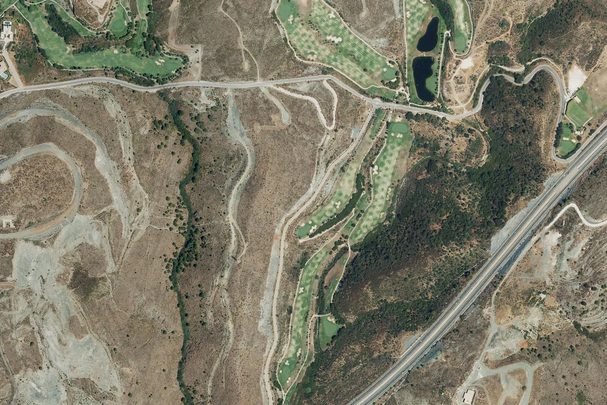 Flygvy över golfbanan Alferini Golf