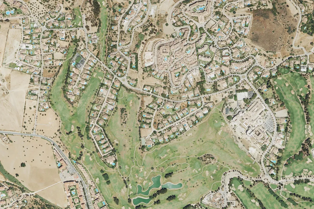 Luftaufnahme des Golfplatzes Campo Los Olivos